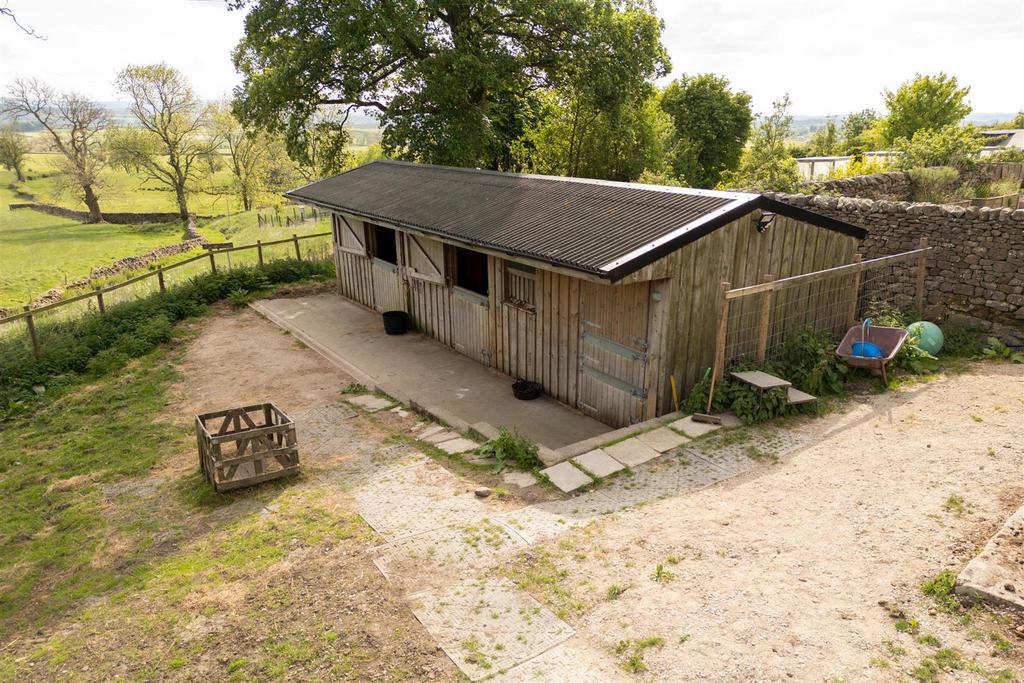 Stables &amp; Yard