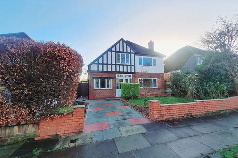 4 bedroom detached house to rent, Manchester Road, Bury, BL9