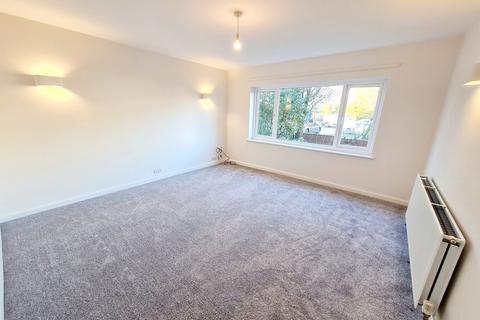 4 bedroom detached house to rent, Manchester Road, Bury, BL9