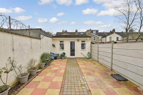 3 bedroom terraced house for sale, Hunter Road, Ilford, Essex