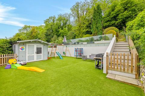 101 Caterham Drive, Coulsdon, CR5 1JQ