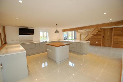 4 bedroom detached house to rent, Rookery Road, CM4