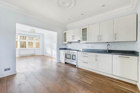 3 bedroom flat for sale, Brent Road, `The Butts`, Brentford