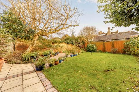 3 bedroom maisonette for sale, Brent Road, `The Butts`, Brentford
