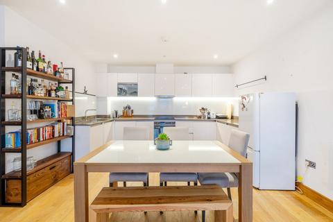 3 bedroom flat for sale, Sycamore Court, Royal Oak Yard, SE1