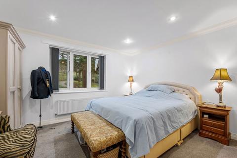 Flat 10, Oakhurst Court, 4 Hayes Lane, Kenley, CR8 5GZ
