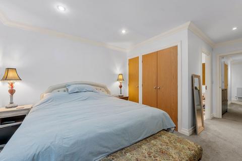 Flat 10, Oakhurst Court, 4 Hayes Lane, Kenley, CR8 5GZ