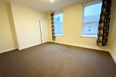 3 bedroom terraced house for sale, Trafalgar Road, Scarborough