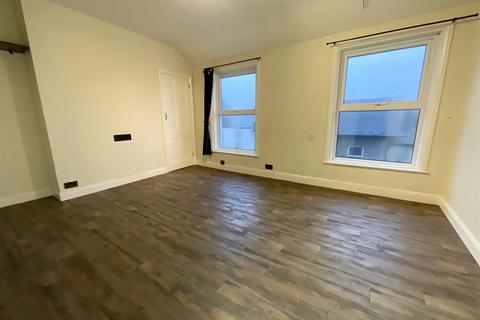3 bedroom terraced house for sale, Trafalgar Road, Scarborough