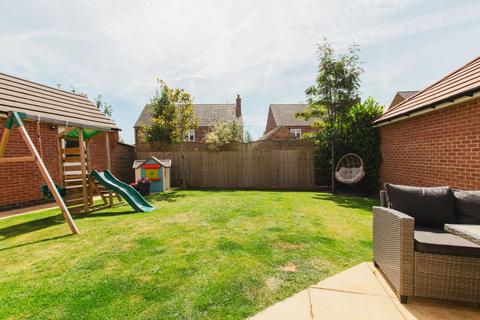 4 bedroom detached house for sale, Bannister Drive, Banbury, OX16