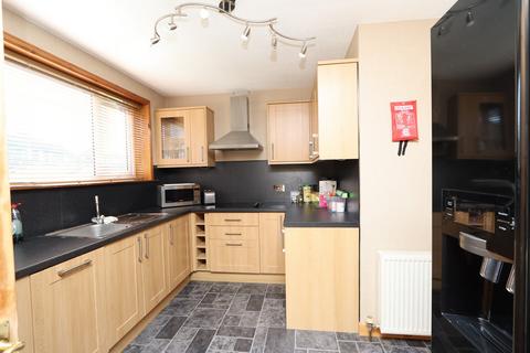 3 bedroom semi-detached house to rent, Castlegreen Road, Thurso, Highland. KW14 7LT