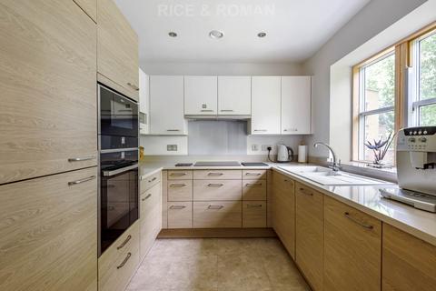 2 bedroom retirement property for sale, Oatlands Drive, Weybridge KT13