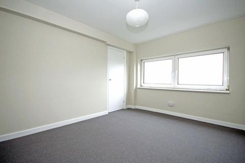 2 bedroom flat to rent, Green Vale, London W5