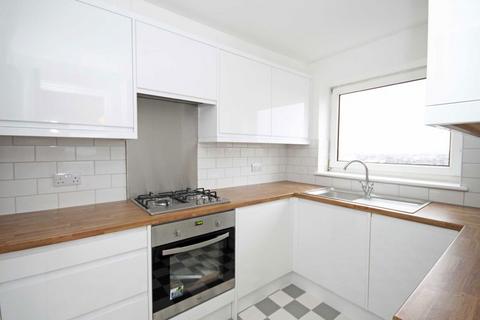 2 bedroom flat to rent, Green Vale, London W5