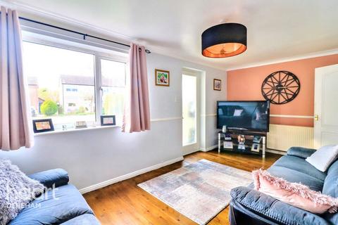 3 bedroom semi-detached house for sale, Canons Close, Toftwood