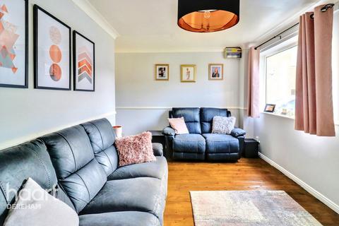 2 Canons Close, Dereham, NR19 1SN