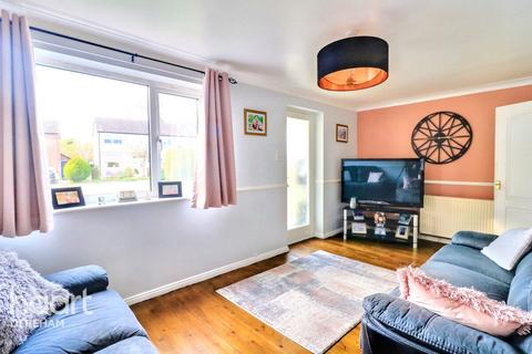 2 Canons Close, Dereham, NR19 1SN