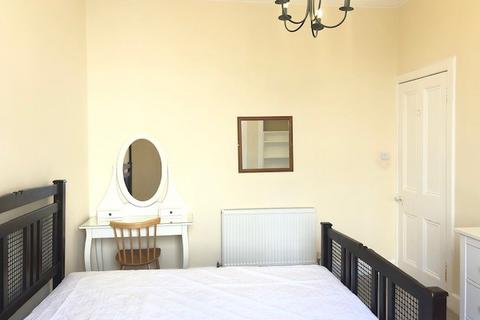 1 bedroom flat to rent, Drumdryan Street, Edinburgh EH3