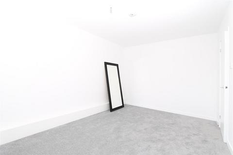 18 Jengar Close, Sutton, SM1 4DX