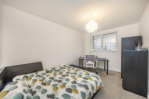 4, Busford Court Enfield Road, London, W3 8DP