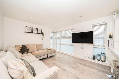 2 bedroom apartment for sale, Eltham Road, London, SE9