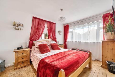 474 Gander Green Lane, Cheam, Sutton, SM3 9RG