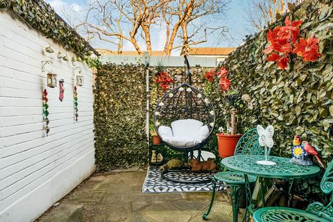 474 Gander Green Lane, Cheam, Sutton, SM3 9RG