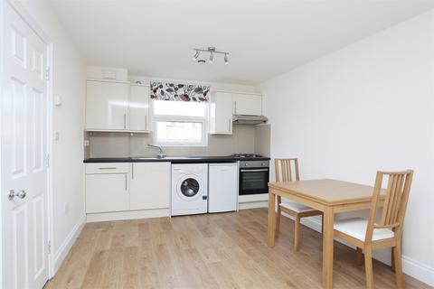 Studio to rent, Cambridge Grove, London W6