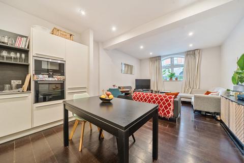 Drummond Way, Highbury and Islington N1