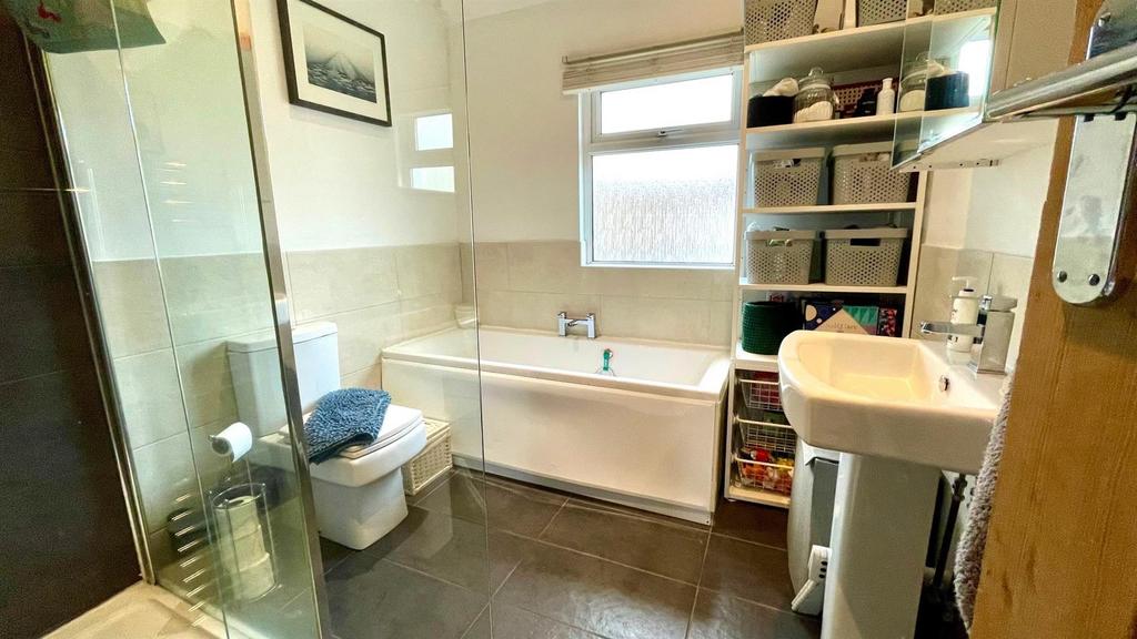 4 piece bathroom