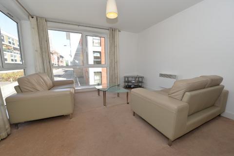 2 bedroom flat to rent, Castle Way, Southampton SO14