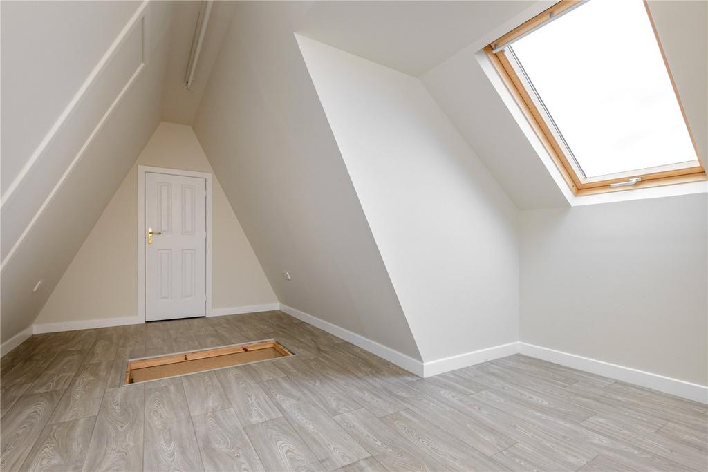Hawk Crescent 43