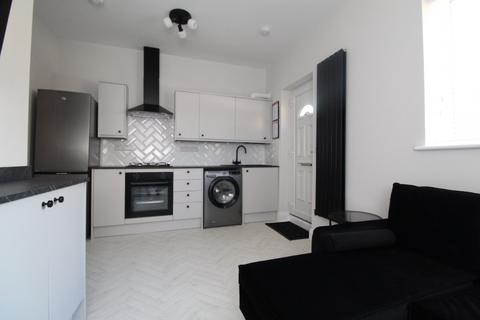 2 bedroom flat to rent, Denman Street , Nottingham NG7