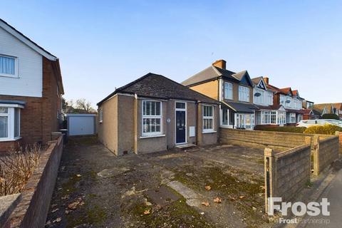 2 bedroom bungalow for sale, Hounslow Road, Feltham, Middlesex, TW14