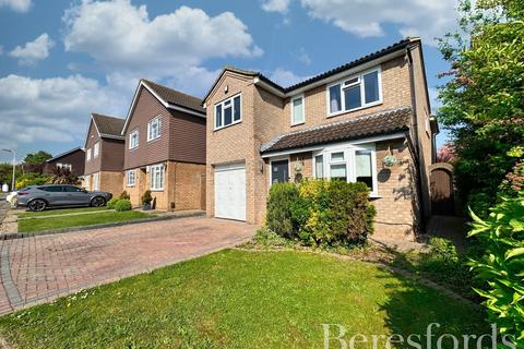 5 bedroom detached house for sale, Ilfracombe Crescent, Hornchurch, RM12