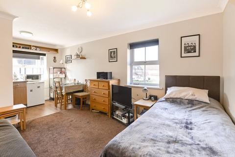 undefined, Silbury Avenue, Colliers Wood, Mitcham, CR4
