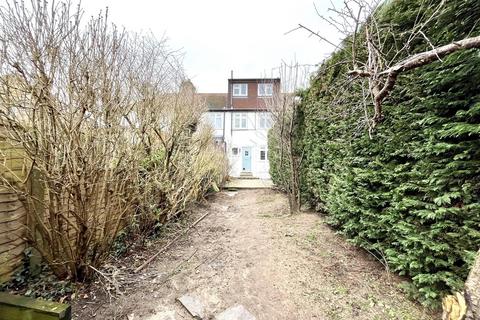 3 bedroom terraced house for sale, Gilders Road, Chessington, Surrey. KT9 2EB