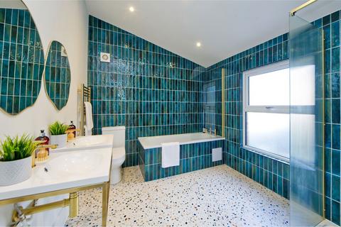2 Waldo Road, London, NW10 6AB