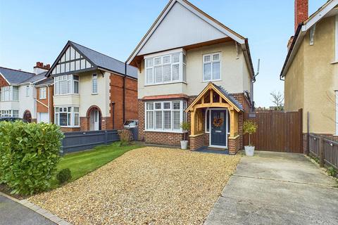 3 bedroom detached house for sale, Riversley Road, Longlevens, Gloucester