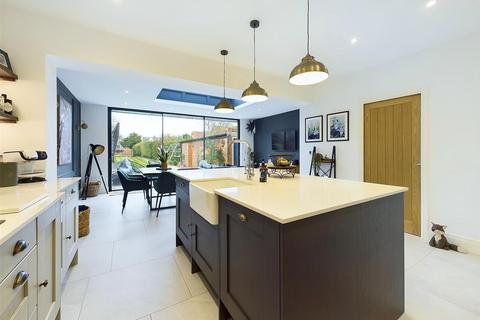 69 Riversley Road, Gloucester, GL2 0QU