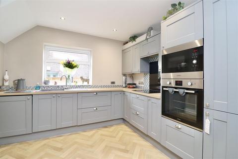 10 Brookside Close, Barmby Moor, York, YO42 4DL