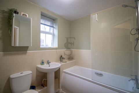 2 bedroom apartment to rent, Malsbury Avenue, Scraptoft