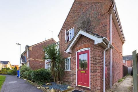 2 bedroom terraced house to rent, Fleming Court, Boston