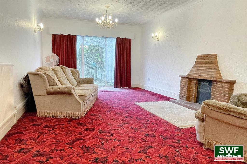 Extended lounge
