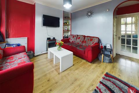 2 bedroom end of terrace house for sale, Kingsway, Luton LU4