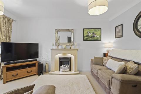 3 bedroom semi-detached house for sale, Woodacres Way, Hailsham