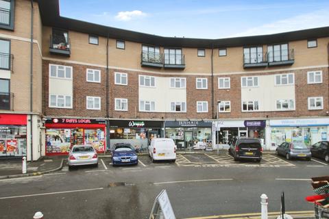 2 bedroom flat to rent, Meadfield Road, Slough SL3