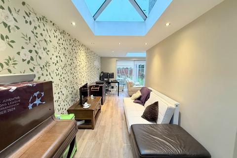 14 Beauchamp Road, Solihull, B91 2BX
