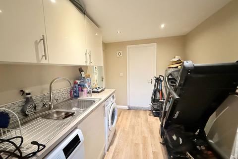 14 Beauchamp Road, Solihull, B91 2BX