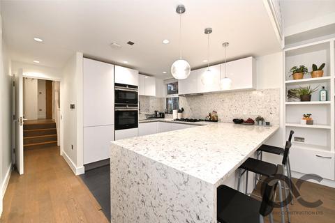 3 bedroom apartment to rent, Grove Avenue, London, N3